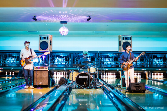 THE SILVER SONICS